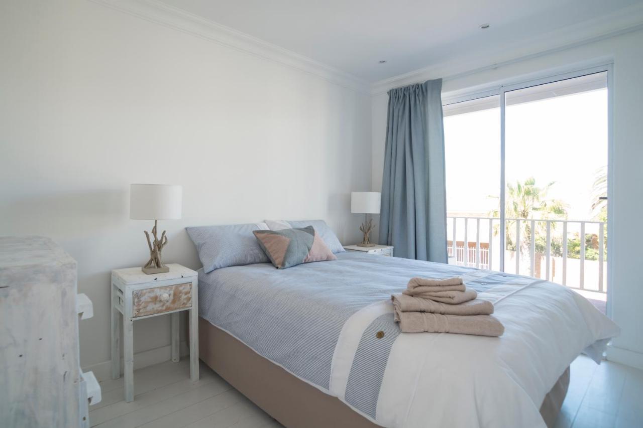Sunset Beach Living Guesthouse Кейптаун Екстериор снимка