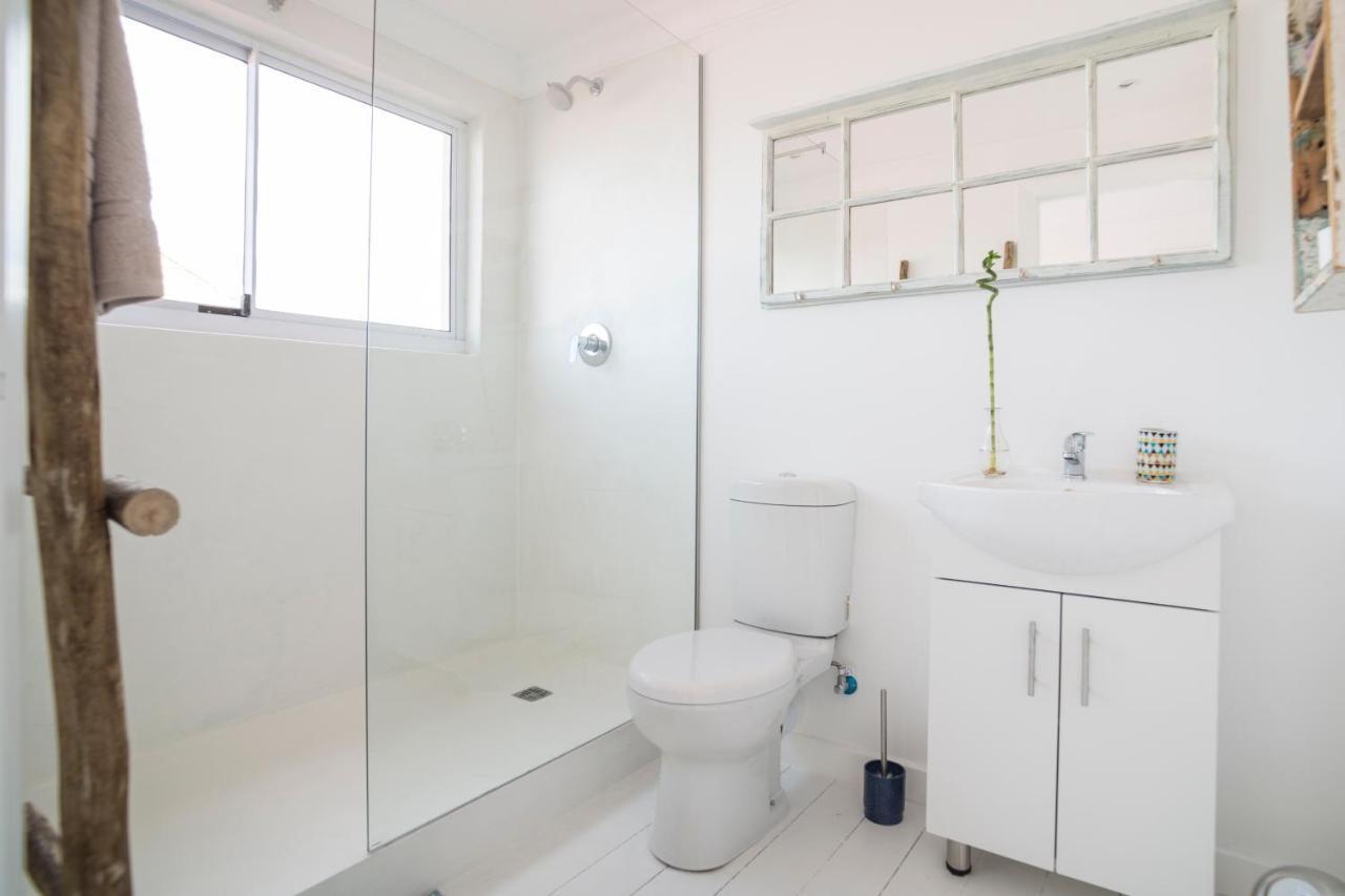 Sunset Beach Living Guesthouse Кейптаун Екстериор снимка