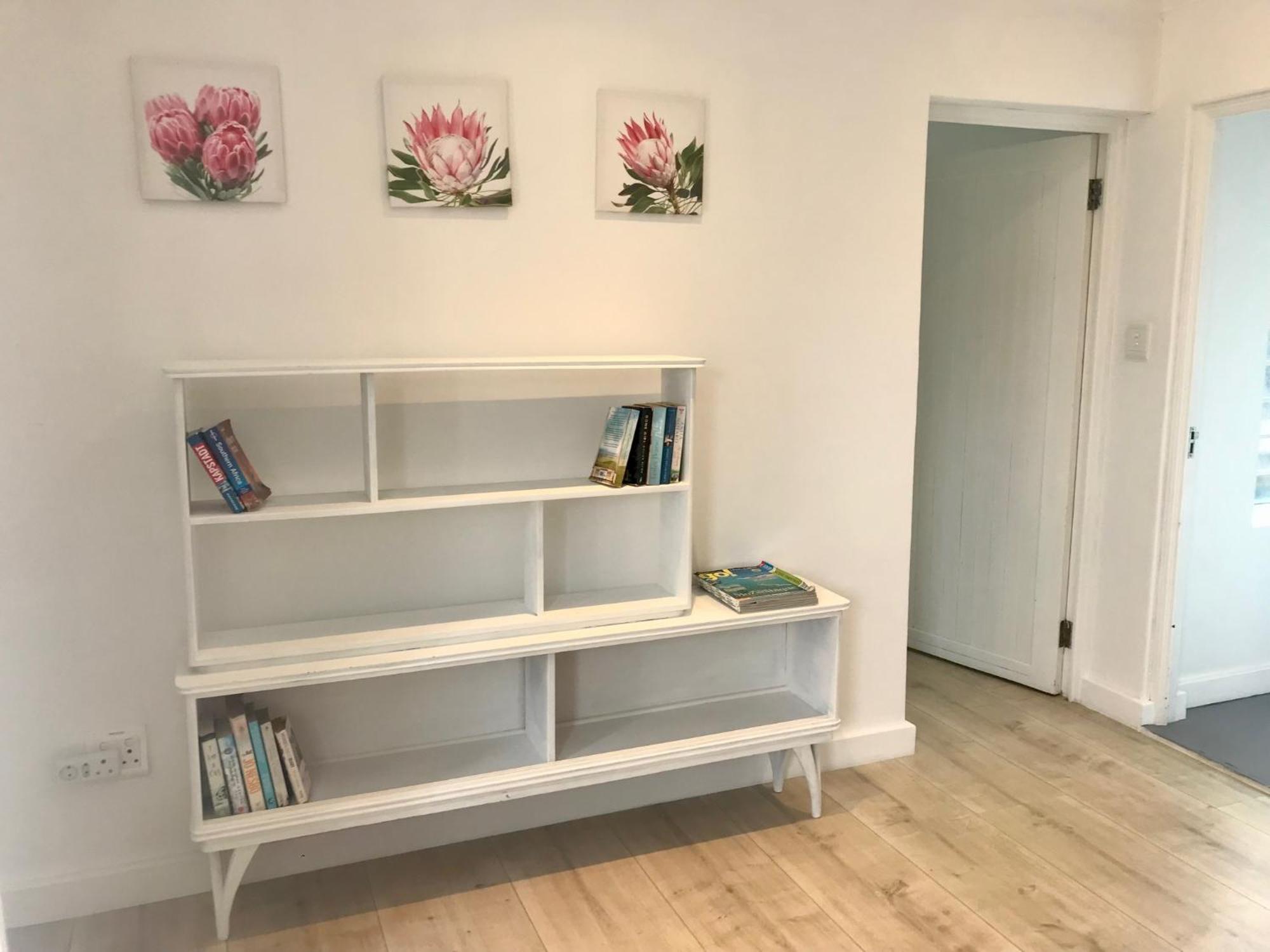 Sunset Beach Living Guesthouse Кейптаун Екстериор снимка