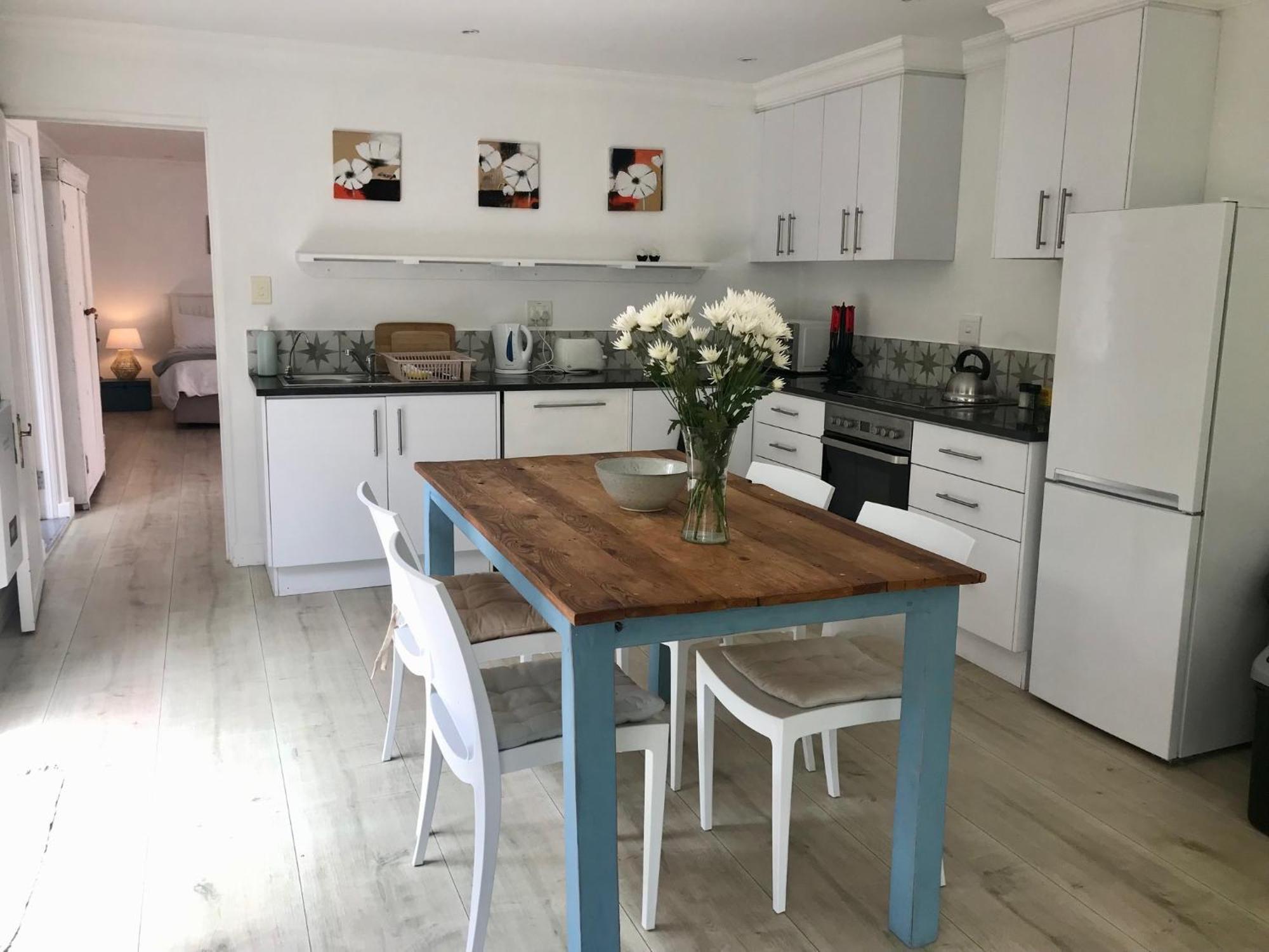 Sunset Beach Living Guesthouse Кейптаун Екстериор снимка